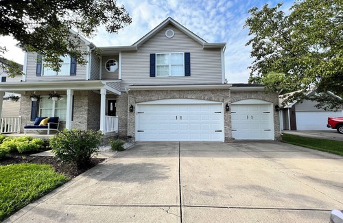 Wayne House | Lovely Home away from Home - A 4-bedroom home on the west side of Indianapolis
