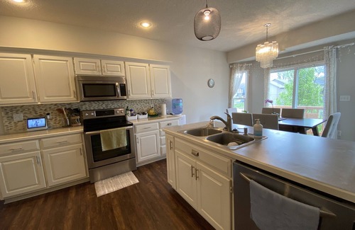 South Kansas City House | Lovely Home Away from Home