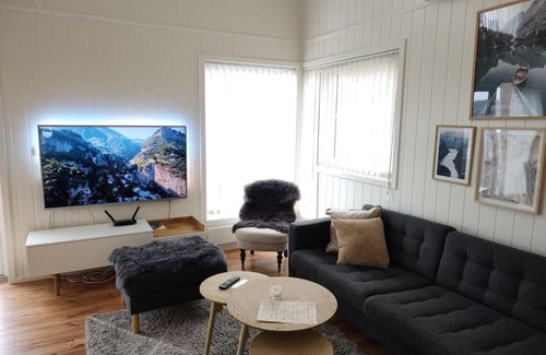 Skiptvet Municipality House | Lovely home by Glomma river!