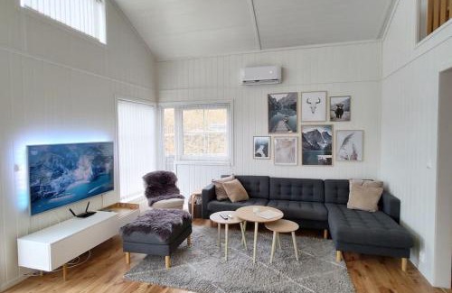 Skiptvet Municipality House | Lovely home by Glomma river!
