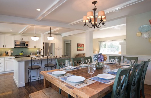 Sonoma House | Lovely Home & Cottage with Pool, Bocce and Game Room Near Sonoma Square