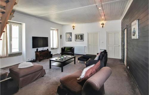 Sauzet House | Lovely Home In Villeneuve De Berg