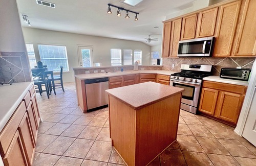 Austin House | Lovely home great for visitors or families relocating or renovating with pets