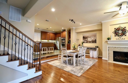 Montrose House | Lovely home - Great location River Oaks Houston Texas