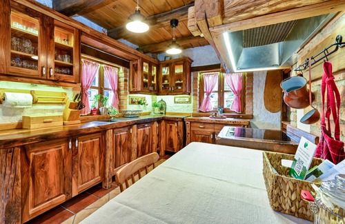 Zabok House | Lovely home in Prosenik Gubasevski