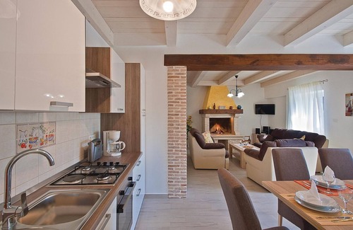 Melnica House | Lovely home in Barban with kitchen