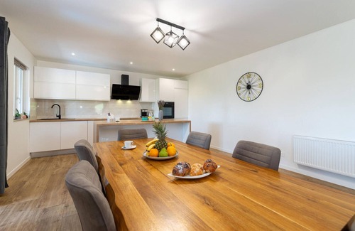 Rastevic House | Lovely home in Benkovac with WiFi