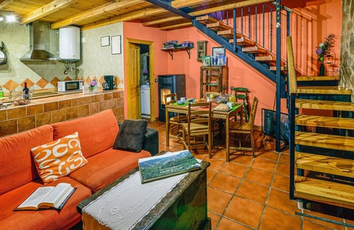 Benllera House | Lovely home in Benllera with WiFi