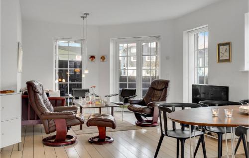 Bogense House | Lovely Home In Bogense With Kitchen