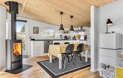 Broager House | Lovely Home In Broager With Kitchen