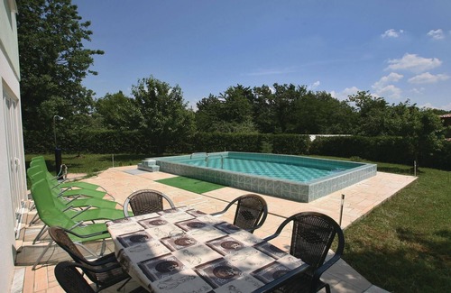 Kaldanija House | Lovely home in Buje with WiFi
