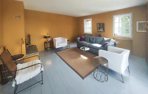 Cabrerolles House | Lovely Home In Cabrerolles With Wifi