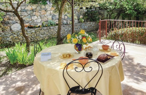 Cazevieille House | Lovely home in Cazevieille with kitchen