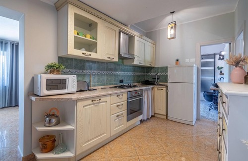 Cerovlje House | Lovely home in Cerovlje with kitchen