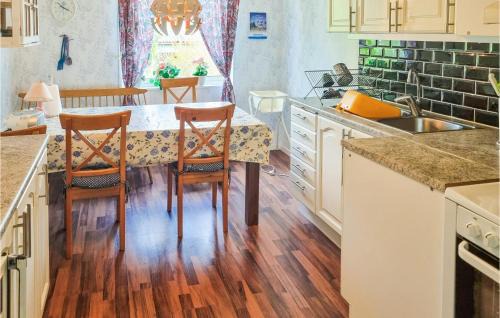 Degerhamn House | Lovely Home In Degerhamn With Kitchen