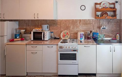 Donji Zagon House | Lovely Home In Donji Zagon With Wifi
