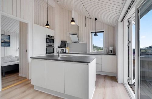 Egsmark Strand House | Lovely home in Ebeltoft with sauna
