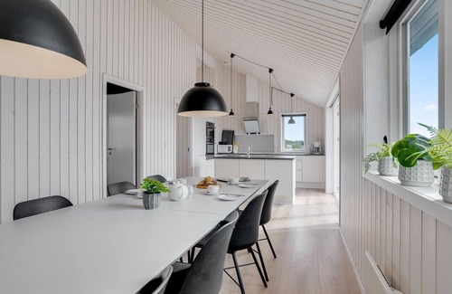 Egsmark Strand House | Lovely home in Ebeltoft with sauna
