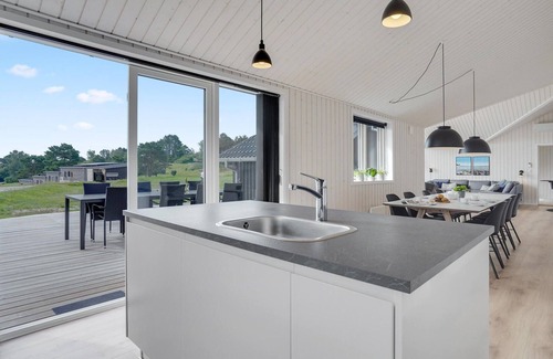 Egsmark Strand House | Lovely home in Ebeltoft with sauna