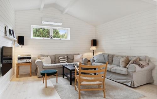 Ordrup House | Lovely Home In Fårevejle With Kitchen