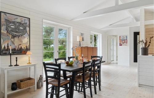 Ordrup House | Lovely Home In Fårevejle With Kitchen