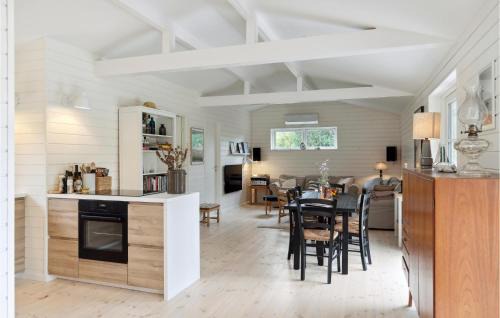 Ordrup House | Lovely Home In Fårevejle With Kitchen