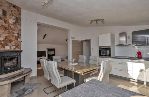 Imotski House | Lovely home in Glavina Donja with WiFi