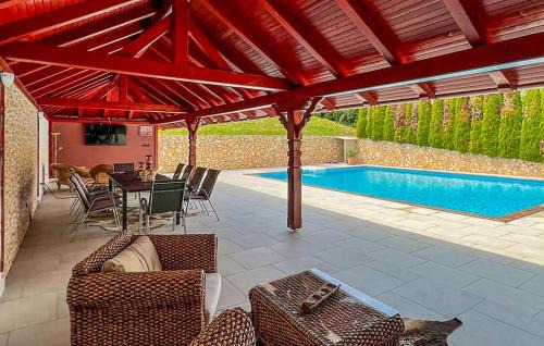 Veliki Grđevac House | Lovely Home In Gornja Kovacica