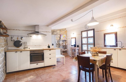 Koper House | Lovely home in Gracisce