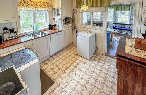 Graddo House | Lovely home in Gräddö with sauna