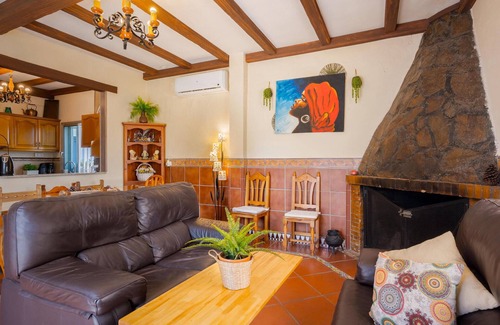 Guillena House | Lovely home in Guillena with WiFi