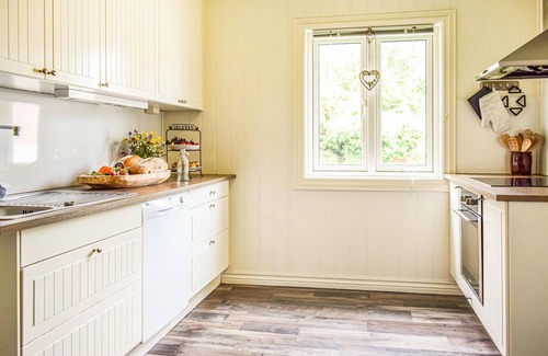 Suldal House | Lovely home in Hebnes with WiFi
