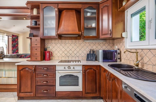 Blato na Cetini House | Lovely home in Blato na Cetini