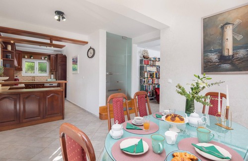 Blato na Cetini House | Lovely home in Blato na Cetini