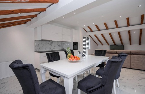 Podbablje House | Lovely home in Podbablje Gornje