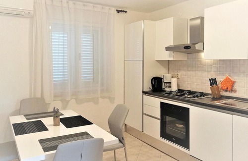 Hrboki House | Lovely home in Hrboki with kitchen