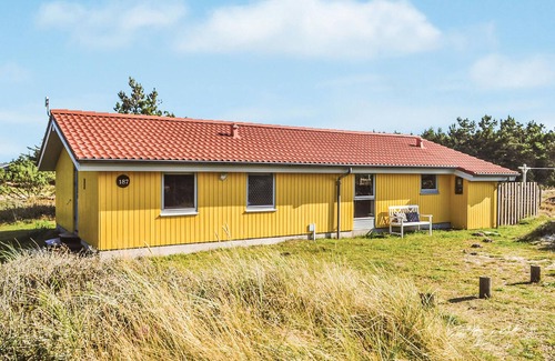 Bjerregaard House | Lovely home in Hvide Sande with WiFi