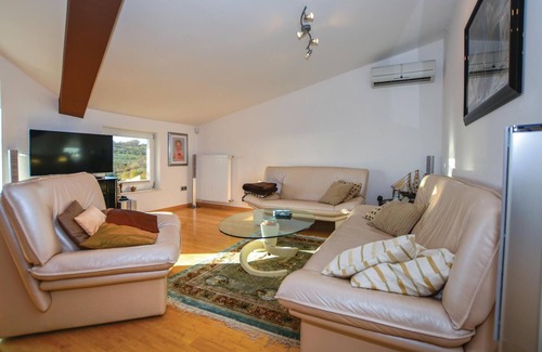 Izola House | Lovely home in Izola with kitchen