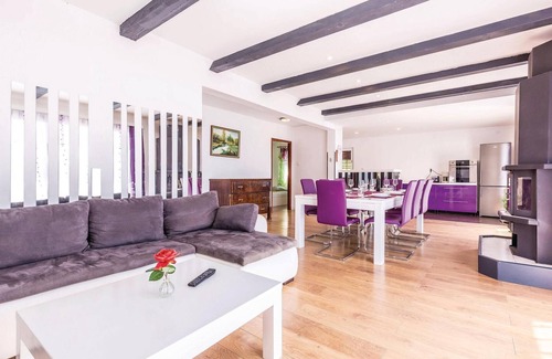 Senj House | Lovely home in Jablanac with WiFi