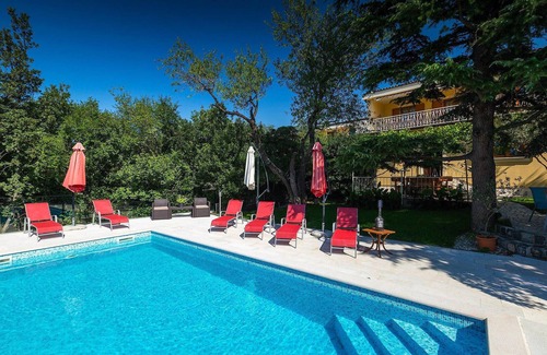 Jadranovo House | Lovely home in Jadranovo
