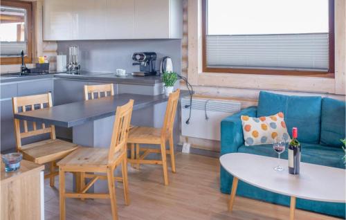 Postomino House | Lovely Home In Jezierzany With Sauna