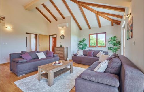 Samobor House | Lovely Home In Kladje With Kitchen