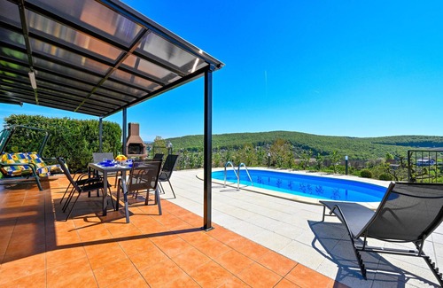 Sveti Ilija House | Lovely home in Kneginec with sauna