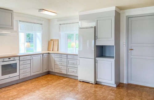 Koppang House | Lovely home in Koppang with kitchen