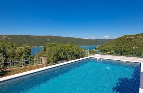 Trget House | Lovely home in Labin - Rabac