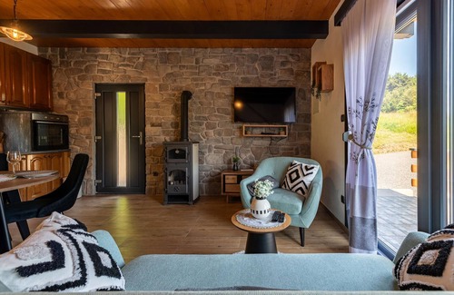 Otocac House | Lovely home in Lipovlje