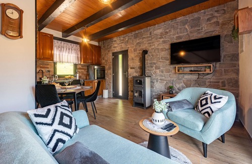 Otocac House | Lovely home in Lipovlje