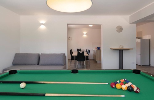 Loborika House | Lovely home in Loborika with WiFi
