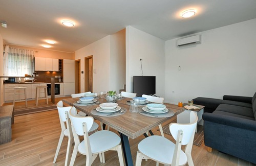 Varazdin House | Lovely home in Margecan with WiFi