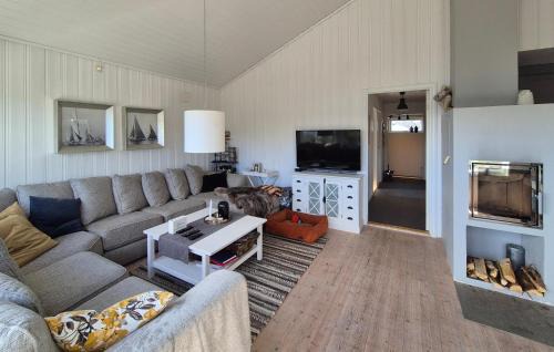 Bomlo House | Lovely Home In Mosterhamn With Sauna
